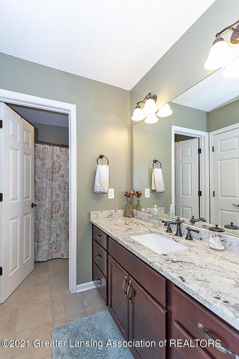 1121 Cobblestone Ct, Williamston, MI 48895 photo 22