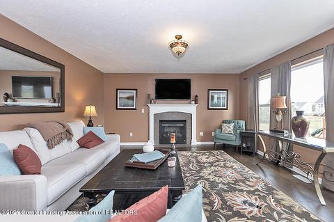 1121 Cobblestone Ct, Williamston, MI 48895 photo 2