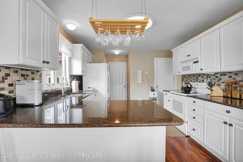 3301 Hollow Spring Dr, Dewitt, MI 48820 photo 14