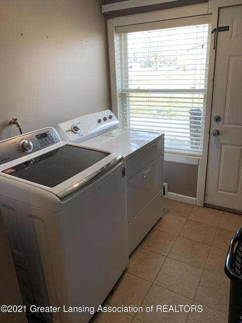 1287 Exchange St, Owosso, MI 48867 photo 17
