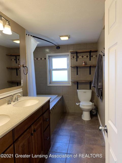 1287 Exchange St, Owosso, MI 48867 photo 11