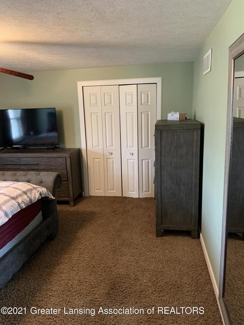 1287 Exchange St, Owosso, MI 48867 photo 9