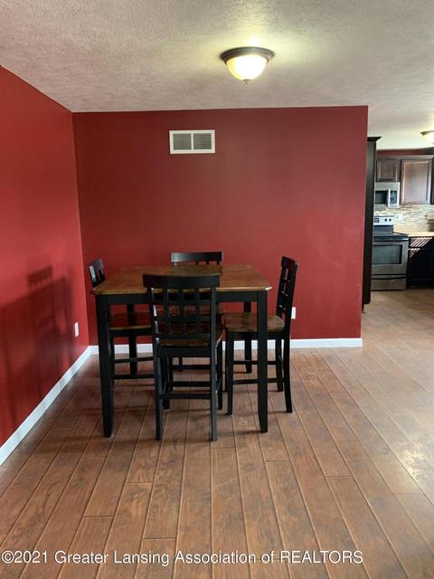 1287 Exchange St, Owosso, MI 48867 photo 5