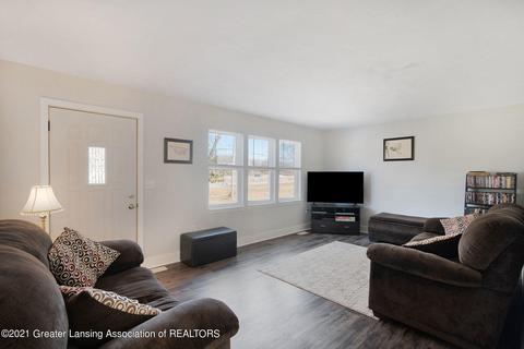 6717 Lansing Rd, Perry, MI 48872 photo 4