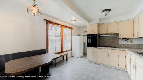 2189 Phillips Ave, Holt, MI 48842 photo 9