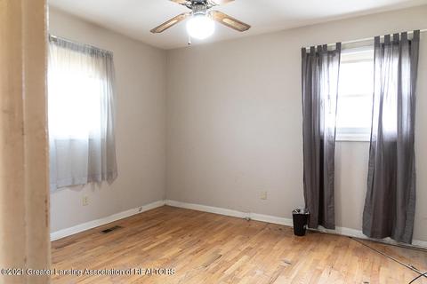 115 E Syringa Dr, Lansing, MI 48910 photo 23
