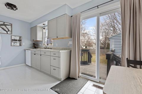 4401 Alpha St, Lansing, MI 48910 photo 8
