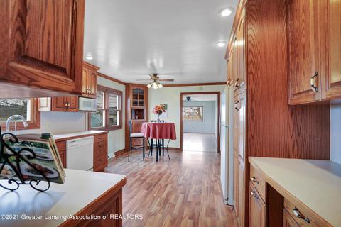 14501 S Wright Rd, Eagle, MI 48822 photo 5