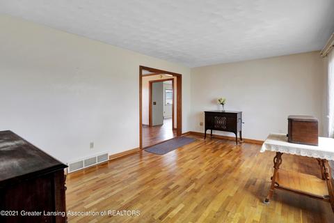 14501 S Wright Rd, Eagle, MI 48822 photo 6