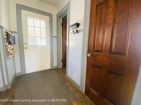 115 E Miller Rd, Lansing, MI 48911 photo 9