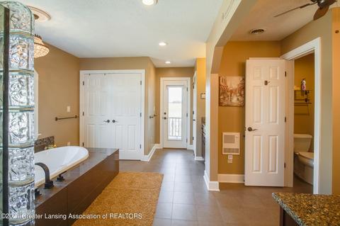 804 Amesbury Dr, Dewitt, MI 48820 photo 68