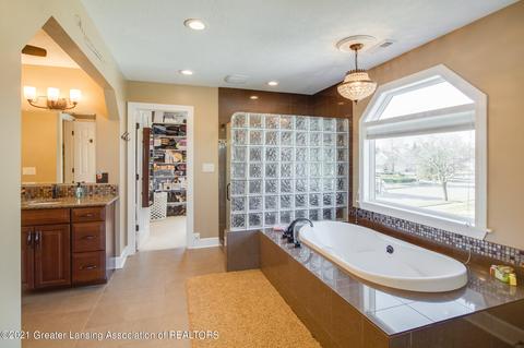 804 Amesbury Dr, Dewitt, MI 48820 photo 69