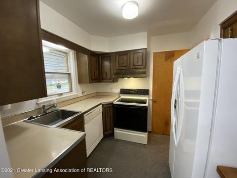 770 Fitting Ave, Lansing, MI 48917 photo 5