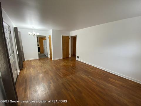 770 Fitting Ave, Lansing, MI 48917 photo 8