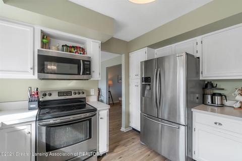 13146 Farm Ln, Dewitt, MI 48820 photo 9