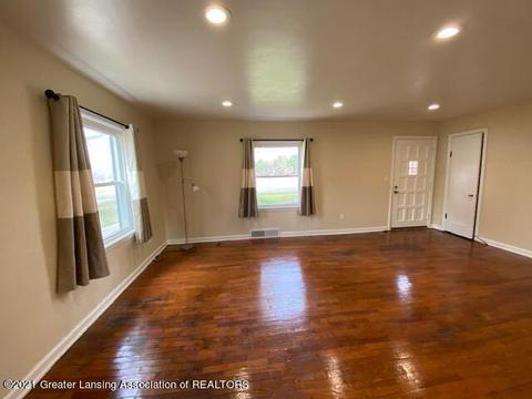 6428 E Clark Rd, Bath, MI 48808 photo 5