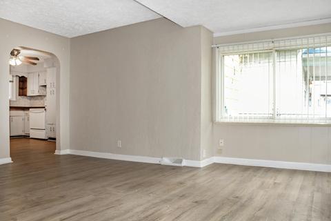 930 Johnson Ave, Lansing, MI 48906 photo 2