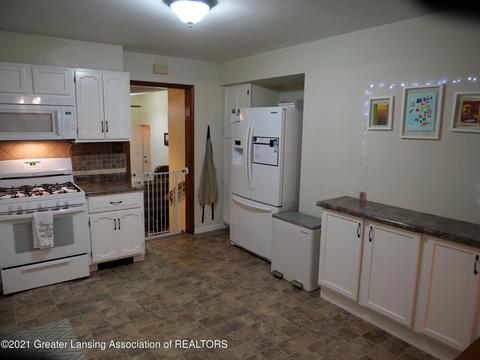 1938 Phillips Ave, Holt, MI 48842 photo 8