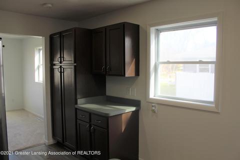 321 Iris Ave, Lansing, MI 48917 photo 7