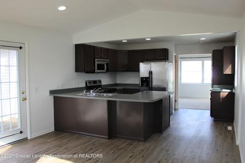 321 Iris Ave, Lansing, MI 48917 photo 3