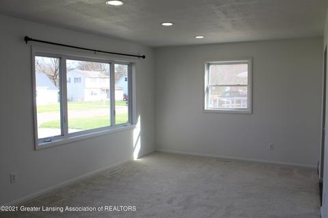 321 Iris Ave, Lansing, MI 48917 photo 8