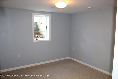 321 Iris Ave, Lansing, MI 48917 photo 18