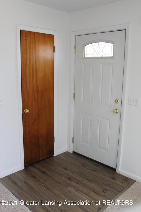 321 Iris Ave, Lansing, MI 48917 photo 11