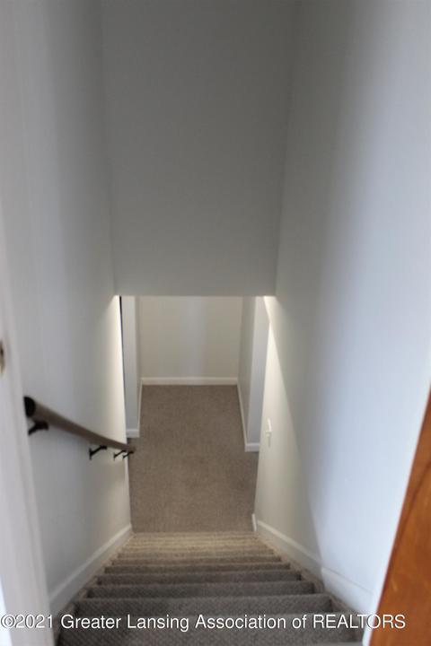 321 Iris Ave, Lansing, MI 48917 photo 17