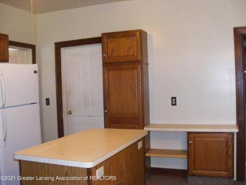 231 E Green St, Olivet, MI 49076 photo 12