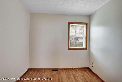 125 E Cavanaugh Rd, Lansing, MI 48910 photo 12