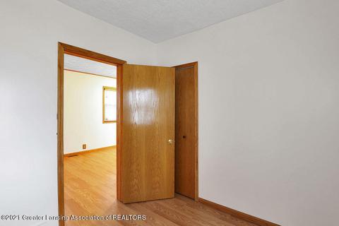 125 E Cavanaugh Rd, Lansing, MI 48910 photo 13