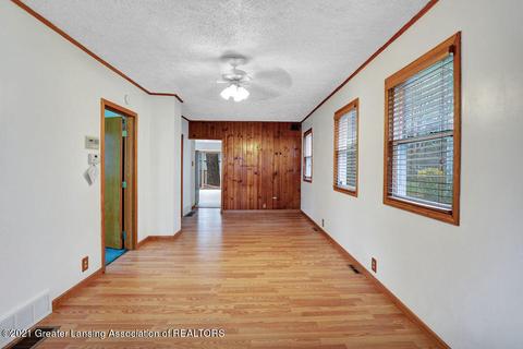 125 E Cavanaugh Rd, Lansing, MI 48910 photo 4
