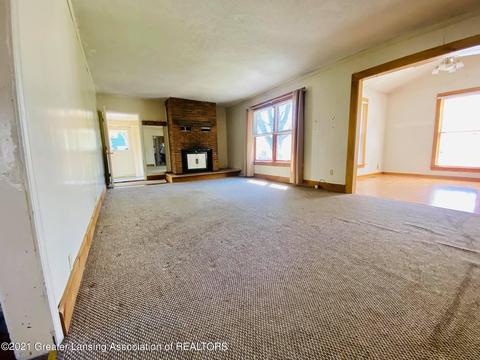 2012 Alpha St, Lansing, MI 48910 photo 2