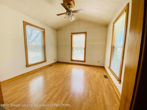 2012 Alpha St, Lansing, MI 48910 photo 5