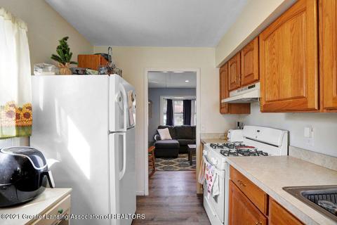 3110 Sheffer Ave, Lansing, MI 48906 photo 9