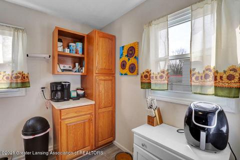 3110 Sheffer Ave, Lansing, MI 48906 photo 10