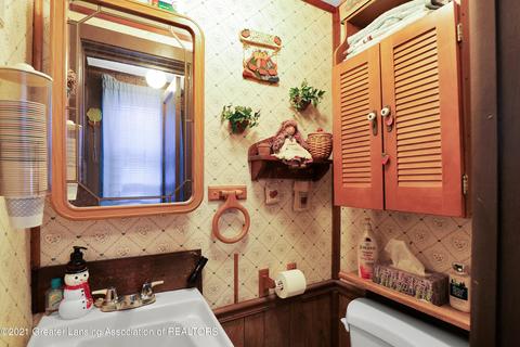 5651 Cade St, Haslett, MI 48840 photo 9