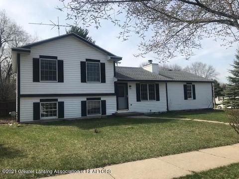 112 E Claremore Dr, Lansing, MI 48911 photo 1