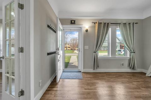 657 Fuller St, Williamston, MI 48895 photo 4