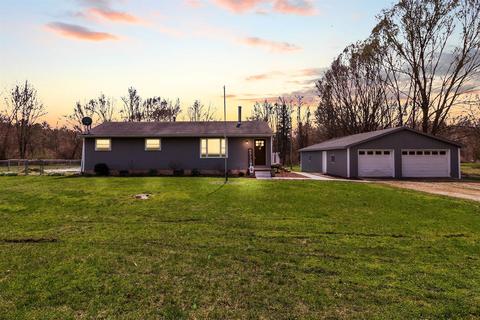 7304 Oak Hwy, Charlotte, MI 48813