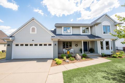 218 Oakwood Dr, Dewitt, MI 48820 photo 1