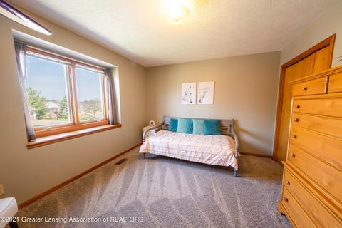 218 Oakwood Dr, Dewitt, MI 48820 photo 12