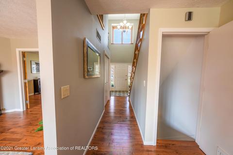 218 Oakwood Dr, Dewitt, MI 48820 photo 10