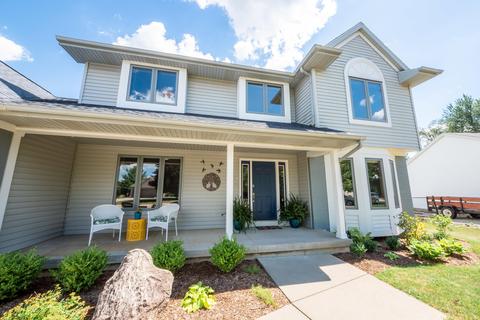 218 Oakwood Dr, Dewitt, MI 48820 photo 3