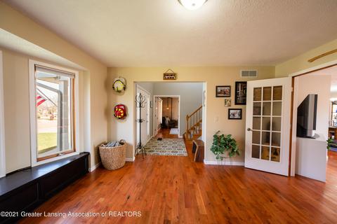 218 Oakwood Dr, Dewitt, MI 48820 photo 5