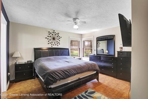 1908 Dell Rd, Lansing, MI 48911 photo 9