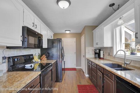 1908 Dell Rd, Lansing, MI 48911 photo 6