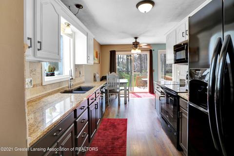 1908 Dell Rd, Lansing, MI 48911 photo 8
