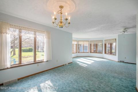 431 Maple Ln, Owosso, MI 48867 photo 6
