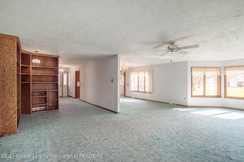 431 Maple Ln, Owosso, MI 48867 photo 8